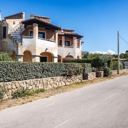 Smeralda - Pool, Private Garden & 100m Olbia