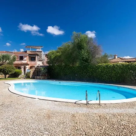 Smeralda - Pool, Private Garden&beach 100m Apartamento Olbia