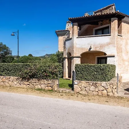 Appartamento Smeralda - Pool, Private Garden & 100m *