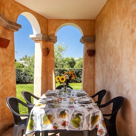 Smeralda - Pool, Private Garden & 100m Appartamento *